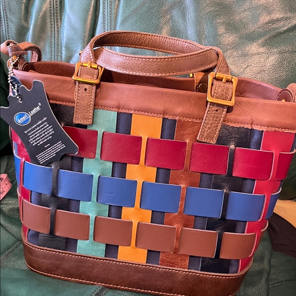 Amerileather Handbags - NWT~Genuine Leather Amerileather color Woven Leather Tote with Removable Pouch